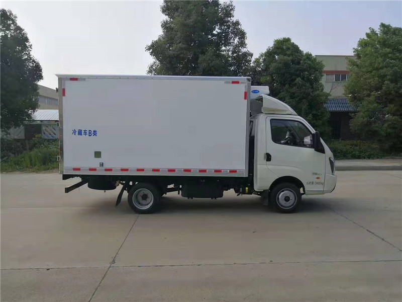 飛碟國六3米5冷藏車 (2).jpg