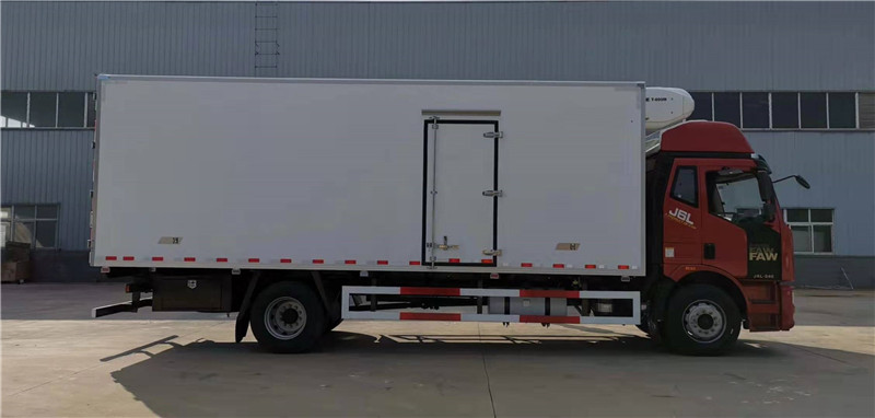 解放J6L7米6肉鉤冷藏車