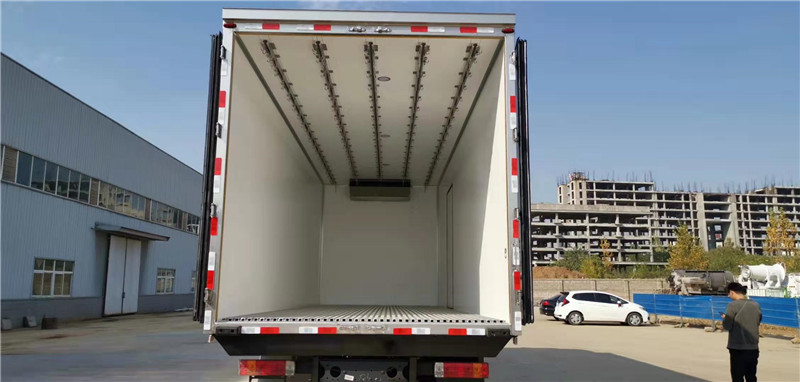 解放J6L肉鉤冷藏車