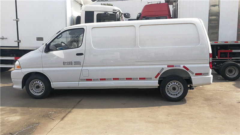 金杯快運國六面包冷藏車