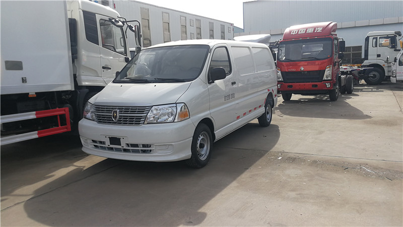 金杯快運國六面包冷藏車