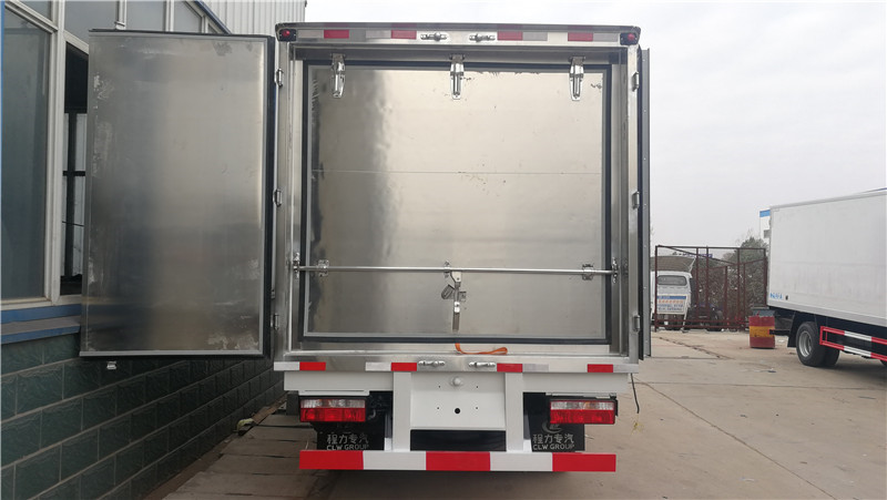 東風國六4米2醫(yī)療廢物轉運車