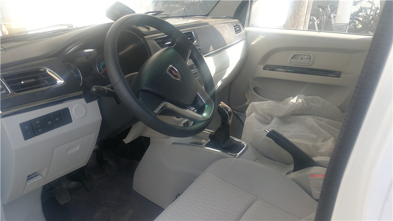 金杯雙排面包冷藏車(chē)