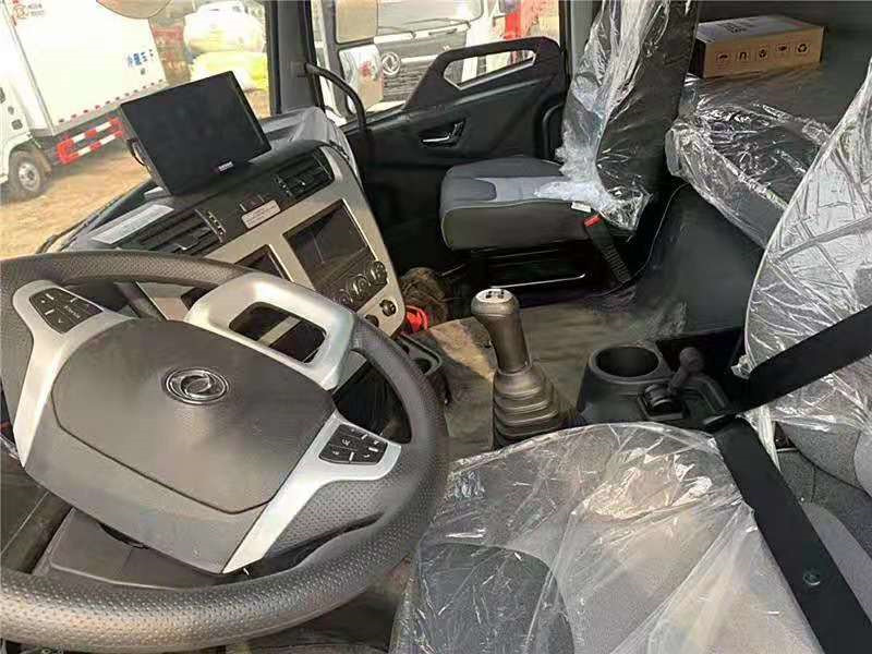 天龍國(guó)六9米6冷藏車(chē)