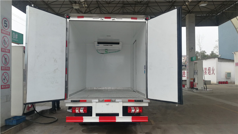江淮康鈴排半3米4冷藏車