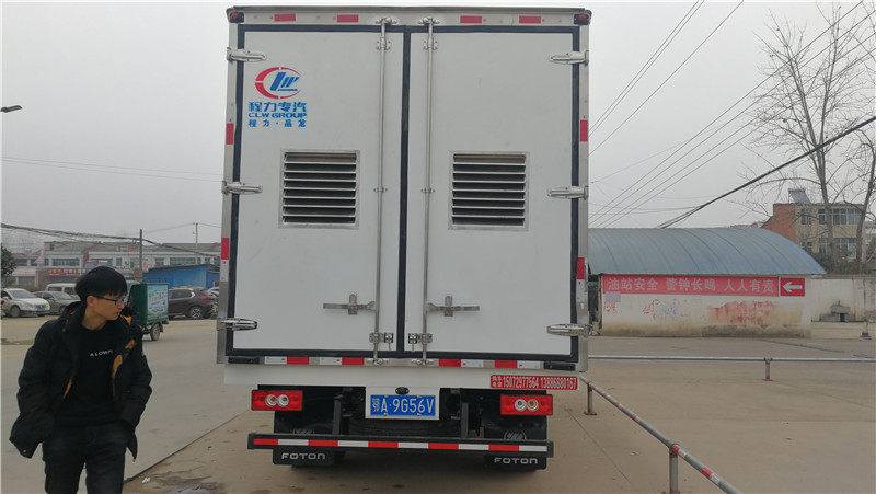 歐馬可4米2雞苗運輸車