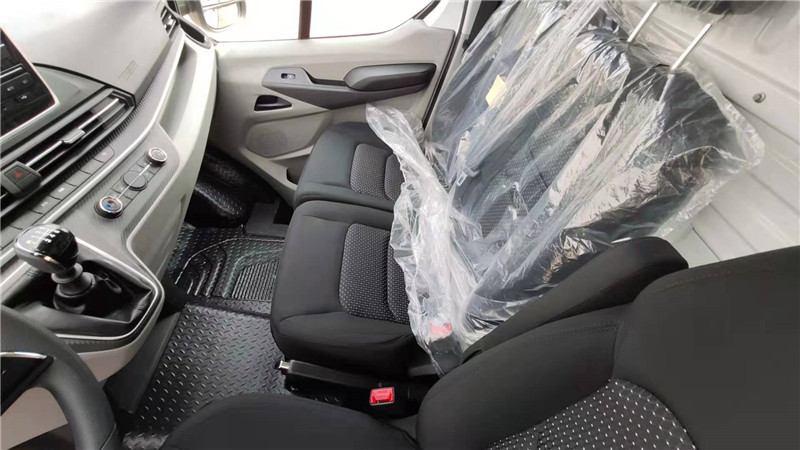 上汽大通國六面包冷藏車 (9).jpg