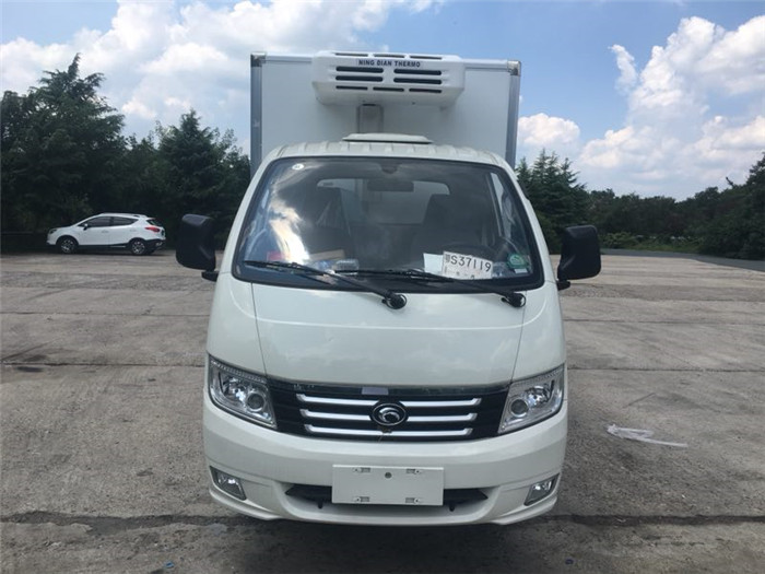 福田康瑞K1國(guó)五3米26柴油冷藏車(chē) 